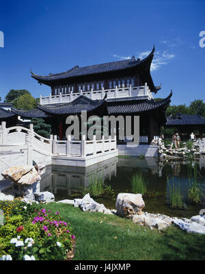 Deutschland, Baden-Wurttemberg, Mannheim, Luisenpark, chinesischer Garten, Teehaus, Teich Naherholungsgebiet, Chinesisches Teehaus, Park, Park, Teich, Gebäude, Struktur, Architektur, Ort von Interesse, Freizeit, Erholung, Ruhe Stockfoto