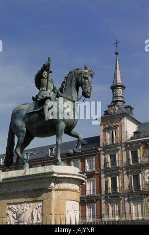 Spanien, Madrid, Plaza Major, Equestrian Statue "Felipe III" Europa, Hauptstadt, Square, Statue, Standbild, Bronzestatue, bluten, Erinnerung, Denkmal, Kultur, Ort von Interesse Stockfoto