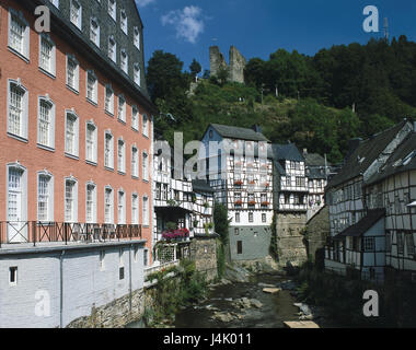 Deutschland, Eifel, Monschau, lokale anzeigen, Rurpromenade, rote Haus, im Jahre 1760, Klang-Burgruine, Detail Europe, North Rhine-Westphalia, Naturpark Nordeifel, Fluss, Haus, Gebäude, kommerzielle Gebäude, Fassade, rot, Burgruine, Klang-Turm, Häuser, Fachwerkhäuser, Baustil, Architektur, Ort von Interesse, draußen Stockfoto