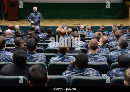 Neapel, Italien. 6. Januar 2014. Dries Mertens feiert nach seinem Tor