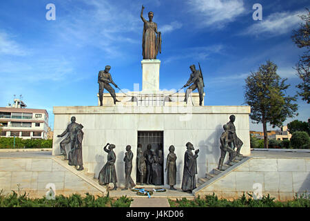 Die Liberty Denkmal (oder "Statue of Liberty") bei an der Podocattaro-Bastion der venezianischen Mauern, in der alten Stadt Nikosia (Lefkosia), Zypern. Stockfoto