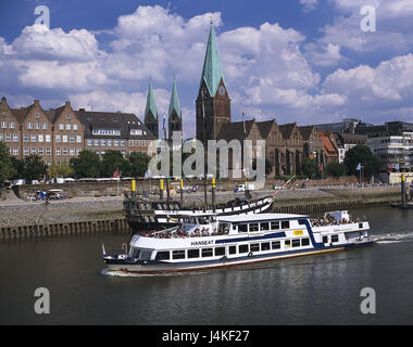 Deutschland, Bremen, Stadt anzuzeigen, die Weser, Urlaub Schiffe, Kathedrale, Kirche St. Martin Europe, Stadt, Hansestadt, Fluss, Häuser, Gebäude, Kirchen, Kirchen, Türme, Stadtbild, Schiffe, persönliche Navigation, Tourismus, Tourismus, Straße der Weserrenaissance Stockfoto