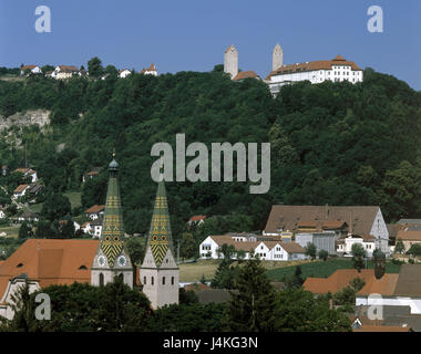 Deutschland, Altmühl-Tal, Beilngries, Blick auf die Stadt, Kirche, lock Hirsch Berg Europa, Bayern, Oberbayern, Naturschutzgebiet, Landkreis Eichstätt, Stadt, Häuser, Gebäude, Wohnhäuser, Türme, Rokoko-Schloss, baut im Jahre 1760 - 1764, Ort von Interesse Stockfoto