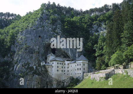 Slowenien, Burg Predjama Europa, Republika Slovenija, Felsen, Felswand, Wald, Festung, Festung Anlage, Schlosspark, Häute, Ort von Interesse, Struktur, Architektur Stockfoto