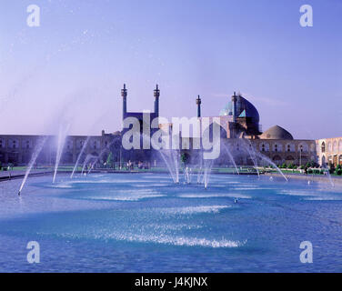 Iran, Isfahan, Schlossanlage, Imam der Moschee, spielen gut, Wasser außerhalb, Moschee, Imam, Kirche, islamische, Anbetung statt, glauben, Religion, Jami Abbasi, Ort von Interesse, Struktur, Architektur Stockfoto