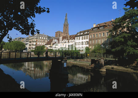 Frankreich, Elsass, Straßburg, Blick auf die Stadt, Kathedrale, Fluss Ill, Europa, La France, République Française, Elsass, Straßburg, Stadt, Gebäude, Struktur, Cathédral Notre Dame, Straßburger Dom, Kirche, Heilige Bau, Kirchturm, Architektur, Ort von Interesse zu überbrücken Stockfoto