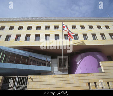 Deutschland, Berlin, Wilhelmstraße, britische Botschaft, Nationalflagge Europa, Stadt, Hauptstadt, Teil der Stadt Berlin Mitte, Gebäude, Architektur, Flagge, Fahne, Nationalflagge, in britischen Union Jack, staatliche Repräsentanz Stockfoto