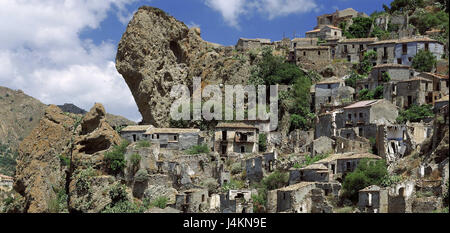 Italien, Kalabrien, Aspromonte, Pentedattilo, lokale Ansicht, Süditalien, Geisterstadt, Ruine Stadt, Häuser, Wohnhäuser, Häuser aus Stein, alt, verfallen, Ruinen, Ablauf, verlassen Stockfoto