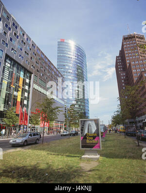 Deutschland, Berlin, Potsdamer Straße, Deutsche Bahn Tower, Kollhoff, Gebäude, Verkehr, Insel, Werbeplakaten Europa, Stadt, Hauptstadt, Stadtzentrum, Innenstadt, Neubauten, Gebäude, hoch steigt, Bürogebäude, Strukturen, Architektur, auf die Links, Gewächshaus, Glasbau, Architekt aus der linken Helmut Jahn, hand Kollhoff Stockfoto