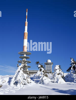 Deutschland, Sachsen-Anhalt, Harz, Klumpen, Kloß Hotel, Antenne Europa, Ostdeutschland, Deutsche Mittelgebirge, Berg, Gipfel, 1142 m, Reiseziel, Hotel, pauschal Hotel, Antennen, Sendemast, Ort von Interesse, Schnee, winter Stockfoto