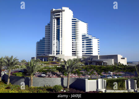 Vereinigte Arabische Emirate, Fujairah, Hotel "Le Meridien Al Aqah Beach Resort", Parkplatz VAE, Arabische Halbinsel, im Nahen Osten, Stadt, Hotelanlage, Holiday Anlage, fünf-Sterne-Hotel, 5-Sterne-Hotel, Gebäude, Architektur, Hotellerie, Tourismus, Urlaub, Ferien Stockfoto