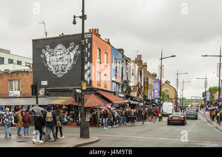 Überwachungskameras in der Nähe von Camden Market in NW1, London, UK Stockfoto