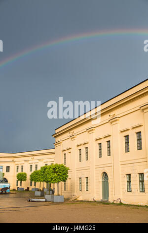 Festung Ehrenbreitstein in Koblenz, Deutschland mit einem Regenbogen in den Himmel Stockfoto