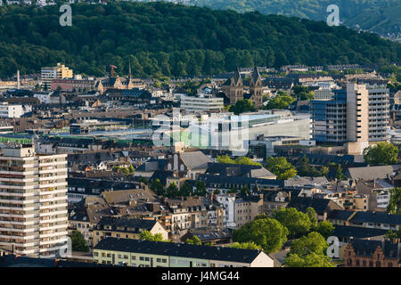 KOBLENZ - 15 Juni: Blick von der Festung Ehrenbreitstein ins Stadtzentrum von Koblenz, Deutschland am 15. Juni 2016. Stockfoto