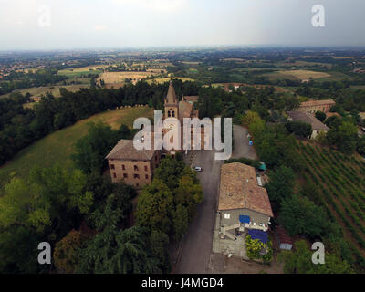 Luftaufnahme von Montericco Kirche, Reggio Emilia Hills, Italien Stockfoto