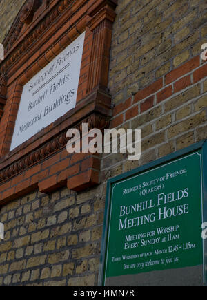 Bunhill Felder Quaker Meeting House, wo der Friedhof der Gründer George Fox und andere frühe Mitglieder befindet sich in London, England, UK Stockfoto