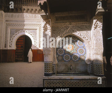 Marokko, Fes, Nejjarine Platz, Moschee, Eingang, gut, Mosaik, Afrika, Stadt, Stadt, Altstadt, Fes el Bali, UNESCO-Weltkulturerbe, Eingabe, Tischler des vierten, Tischler-Souk, Struktur, Architektur, Baustil, Architektur, Kunst, Kultur, Wandmosaik, Ort von Interesse Stockfoto