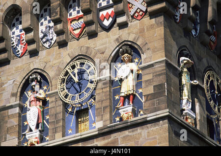 Großbritannien, Monmouthshire, Wales, Cardiff Castle, Uhrturm, Nahaufnahme, Schloss, Schlosspark, Struktur, Turm, Uhr, Wappen, Figuren, Architektur, Ort von Interesse, Reiseziel, Tourismus, Stockfoto