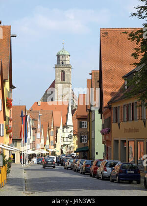 Deutschland, Bayern, Franken, Dinkelsbühl, Stadtzentrum, Straßenszene, Stockfoto