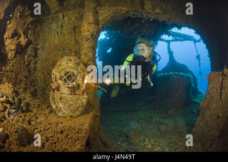 Taucher, Schiff Wrack, Taucher Helm, USS Saratoga, Stockfoto