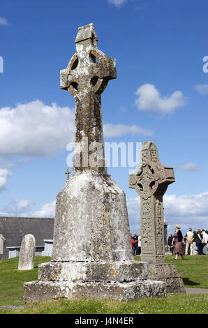 Irland, Leinster, Grafschaft Offaly, Clonmacnoise, Friedhof, Kreuz, Stockfoto