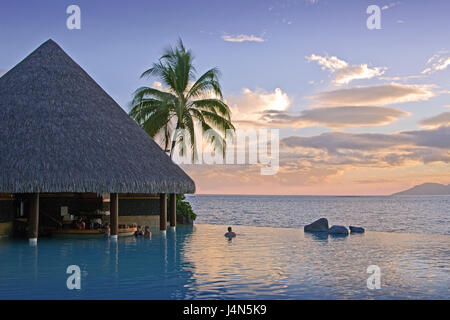Französisch-Polynesien, Tahiti, Tahiti Nui Island, Papete, Intercontinental Abteilung, Küste, Stahlwerke, Meerblick, Abendlicht, Stockfoto