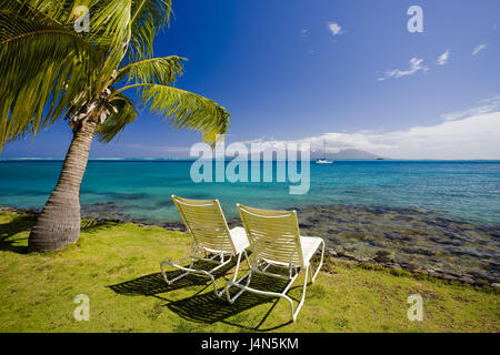Französisch-Polynesien, Tahiti, Tahiti Nui Island, Papete, Intercontinental Resort, Strand, Liegestühle, Stockfoto