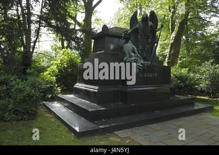 Deutschland, Essen, Ruhr Area, Friedhof, Grab Alfred Krupp, North Rhine-Westphalia, Essen-Bredeney, Teil der Stadt, Kruppe Friedhof, Familienfriedhof der Familie Krupp, die Industriellenfamilie, Grab, Skulpturen, Stockfoto