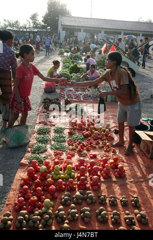 Demokratische Republik Timor-Leste, Lospalos, Markt, Wochenmarkt, Person, Gegenlicht, Stockfoto