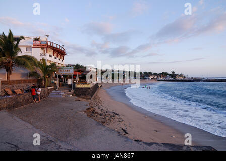 Meer, Strand, Restaurant, Saint-Gilles-Les-Bains, Abendlicht, La Reunion, Stockfoto