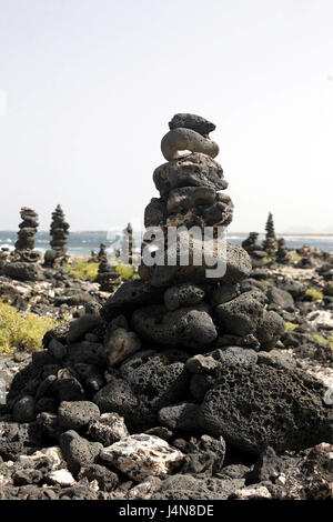 Spanien, Fuerteventura, el Cotillo, Strand, kleine Mann aus Stein, Stockfoto