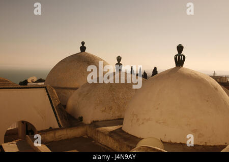 Tunesien, Sidi Bou Said, Altstadt, Moschee, Detail, Kuppeln, Meer, Abendlicht, Stockfoto