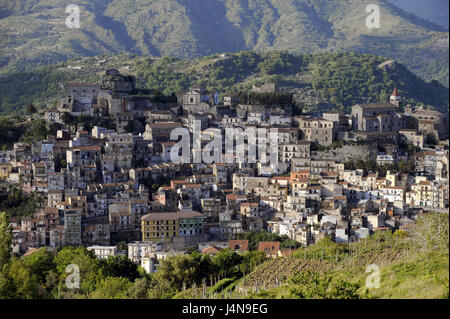 Italien, Insel Sizilien, Castiglione Tu Sicilia, Blick auf die Stadt, Stockfoto