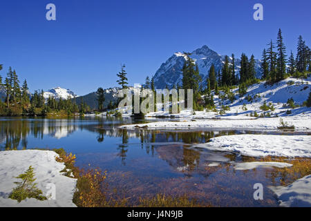 USA, Heather Wiesen, Bild Sole, Mount Shuksan, Schnee, Nordamerika, Ziel, Landschaft, Ort von Interesse, Natur, Spiegelung, Wasseroberfläche, Schnee Reste, sonnig, verlassenen, aus der Ferne, Idylle, See, Stockfoto