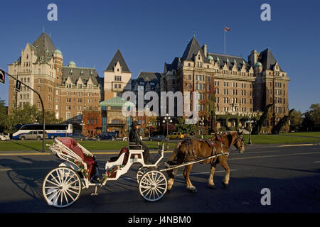 Kanada, British Columbia, Vancouver Island, Victoria, Fairmont Empress Hotel, Pferdekutsche, Nordamerika, British Colombia, Gebäude, Architektur, Gebäude, Ort von Interesse, Tourismus, Pferd, Kutsche, Person, Stockfoto