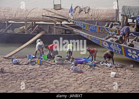 West-Afrika, Mali, Niger-Binnendelta, Stadt Mopti flux Bani, Hafen, Boote, Wäsche Sulcuses, Stockfoto