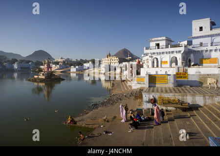 Indien, Rajasthan, Pushkar, Pushkar, Blick auf die Stadt, See, Ghats, Stockfoto