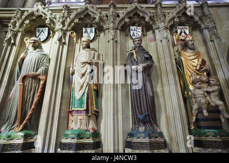 Großbritannien, England, Wiltshire, Salisbury Cathedral, Figuren eines Heiligen, Stockfoto