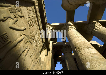 Ägypten, Nil Senke, Kom Ombo, Tempel, Relief, Portikus, von unten, Stockfoto