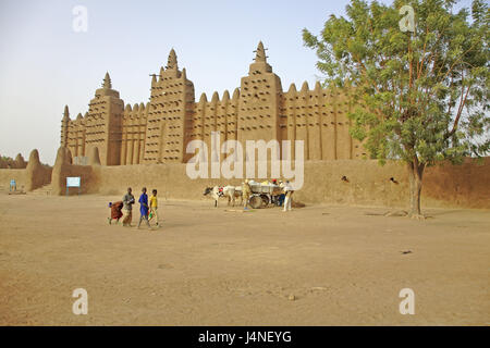 West-Afrika, Mali, Niger-Binnendelta, Djenné, Moschee, mucky Architektur, Kinder, die Ochsenkarren, Stockfoto