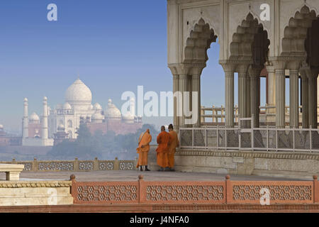 Indien, Uttar Pradesh, Agra, Agra Fort, Mönche, Ansicht, Taj Mahal, Stockfoto