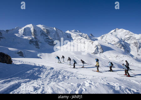 Schweiz, Engadin, Bernina-Gruppe, Diavolezza, Skigebiet, Piste, Erhöhung, Skifahrer, Stockfoto