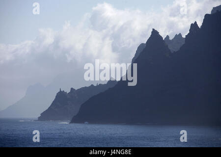 Spanien, Teneriffa, Punta del Hidalgo, Steilküste, Stockfoto