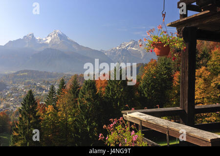 Deutschland, Oberbayern, Berchtesgadener Land, Berchtesgadener Alpen, Berchtesgaden, Übersicht, Watzmann, Herbst, Stockfoto