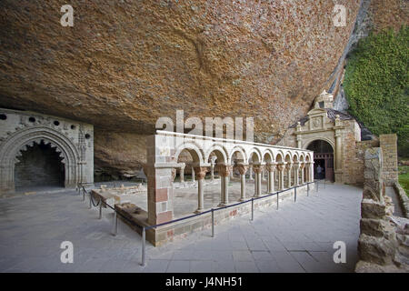 Spanien, Aragon, San Juan De La Pena, Kreuzgang Stockfoto