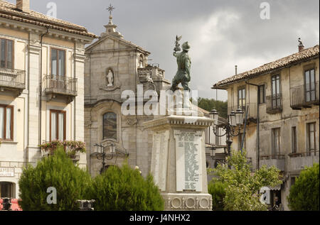 Italien, Kalabrien, Serra San Bruno, Häuser, die Kirche San Biagio, Detail, Süditalien, Wohn Häuser, Denkmal, Kirche, Struktur, Architektur, Ort von Interesse, Reiseziel, Tourismus, Stockfoto