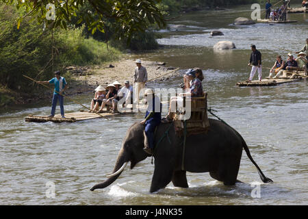 Thailand, Chiang Mai, Maetang Fluss, Flöße, Touristen, Stockfoto