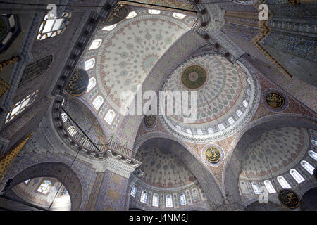 Türkei, Istanbul, Yeni Camii oder neue Moschee, Innenansicht, Kuppeln, Stockfoto