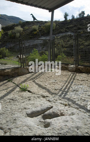 Spuren des theropode Dinosaurier. Valdecevillo Ort in der Nähe von ENCISO Dorf, La Rioja, Spanien. Stockfoto