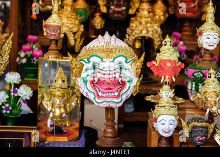 Hua Khon oder Khon-Maske, Teil des Kostüms der Interpreten der traditionellen Thai-Tanz. Stockfoto